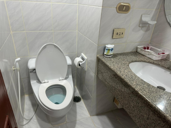 Bathroom 4