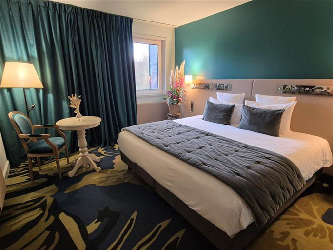 Bedroom 4, Mercure Parc Du Coudray Demeures De Campagne, Essonne