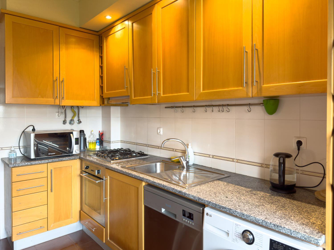Others 2, Double bed room in old town, Lisbon