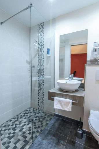 Bathroom 3, Brit Hotel Confort Foix, Ariège