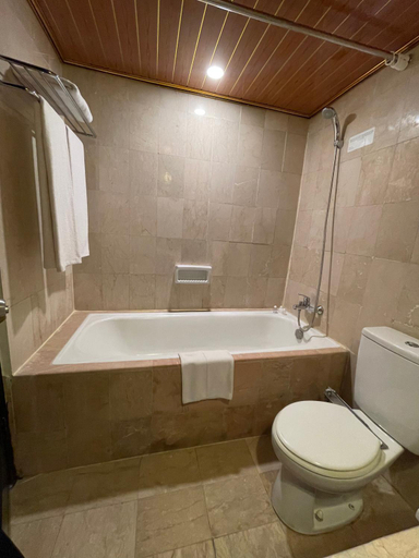 Bathroom 18