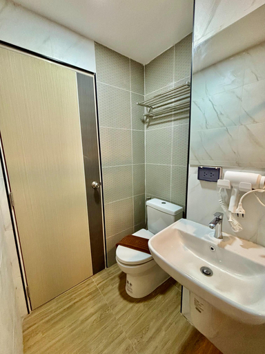 Bathroom 4, Charm Hostel @Pratumnak, Pattaya