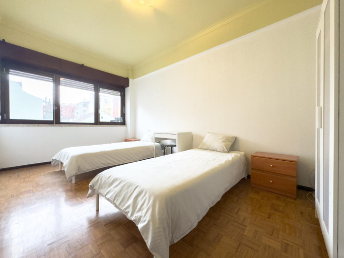 Others 3, Double bed room in old town, Lisbon