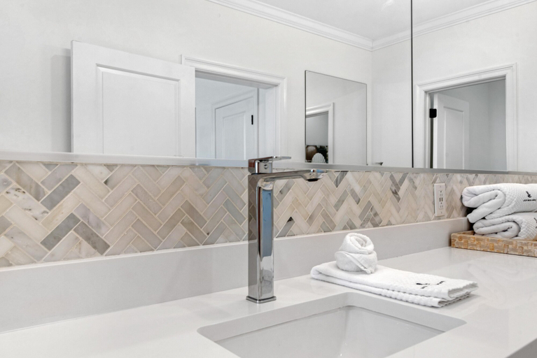 Bathroom 4, La Playa 402, Escambia