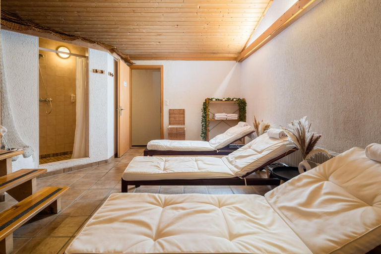 Bedroom 3, Hotel Lindenhof, Interlaken