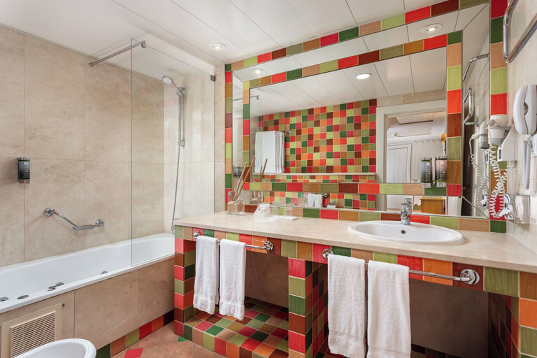 Bathroom 5, Grande Real Santa Eulalia Resort, Albufeira