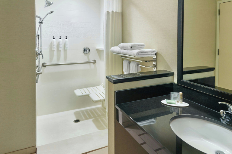 Bathroom 3, Fairfield Inn & Suites by Marriott Jackson, Madison