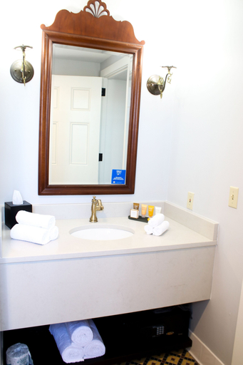 Bathroom 4, St. James Hotel Selma, Dallas