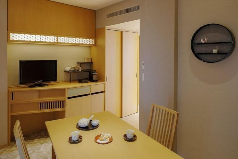Dining Room 6