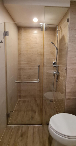 Bathroom 2, Cosy SeaView Room, High Floor, free Netflix , Muang Chon Buri