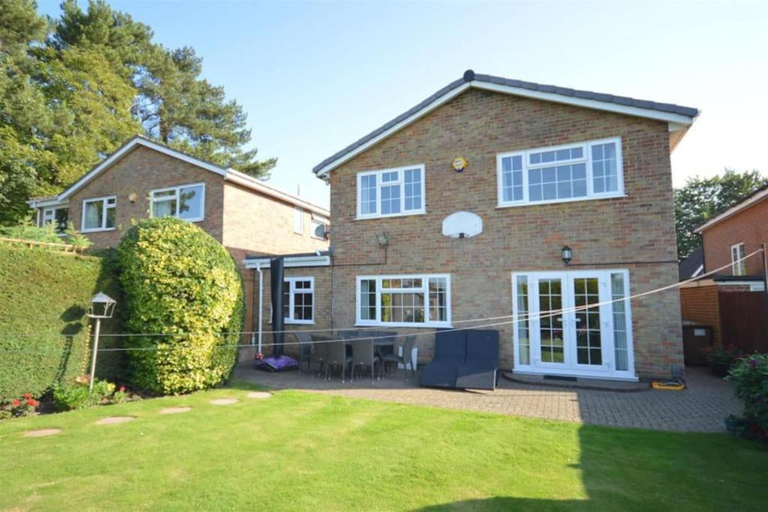 Others 4, Lovekush Epsom Banstead Surrey. Views over London, Surrey