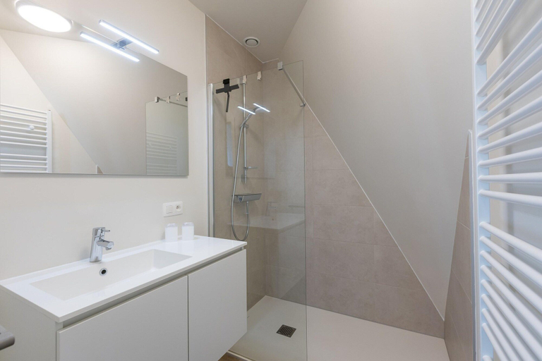 Bathroom 2, Apartment on the 2nd Floor for Family, West-Vlaanderen