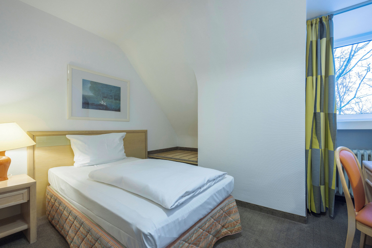 Bedroom 2, Fletcher Waldhotel Nordrhein-Westfalen, Mettmann