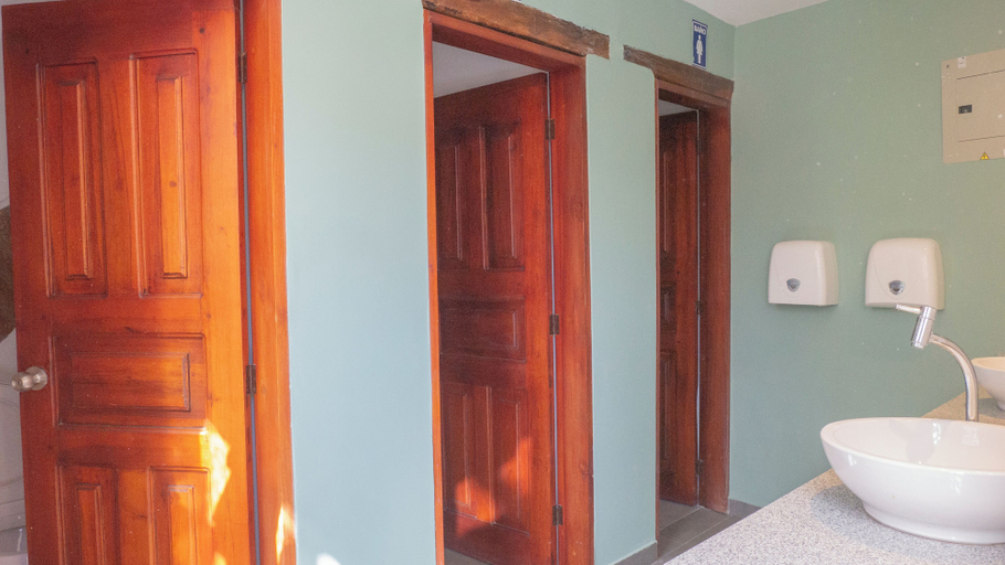 Bathroom 3, Casona 1914 Quito - Gothic Cathedral View Rooftop, Quito