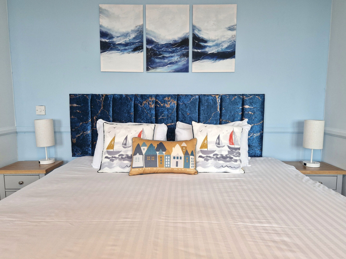 Bedroom 3, Dunkerleys Hotel, Kent