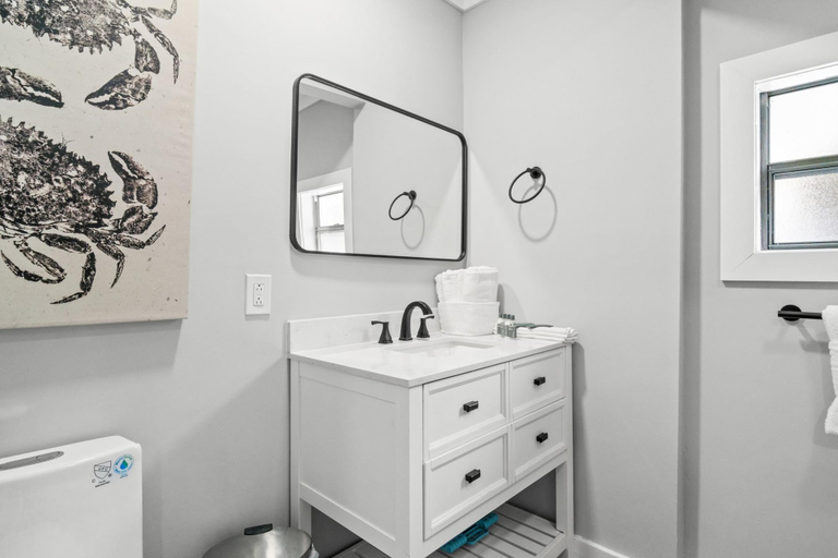 Bathroom 4, Barefoot Beach House by PHG, Bay