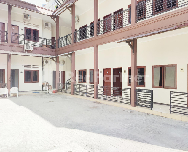 Exterior & Views 22