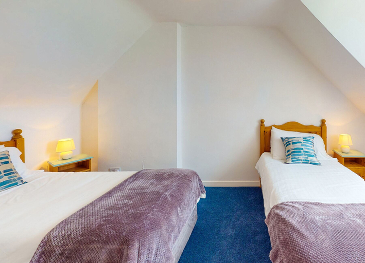 Bedroom 3, Dingle Harbour Cottages
