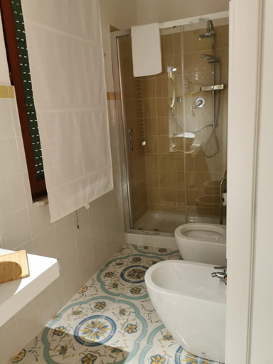 Shower 5, B&B casa Petrarca, Chieti
