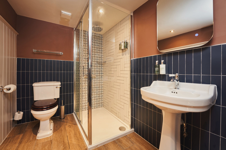 Bathroom 3, Wellington Hotel, Cornwall