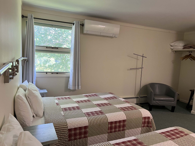 Bedroom 3, Mountaineer Inn, Windham
