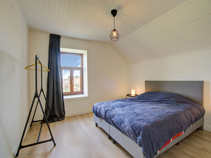 Room 2, Beautiful Holiday Home in Merksplas With Garden, Antwerpen