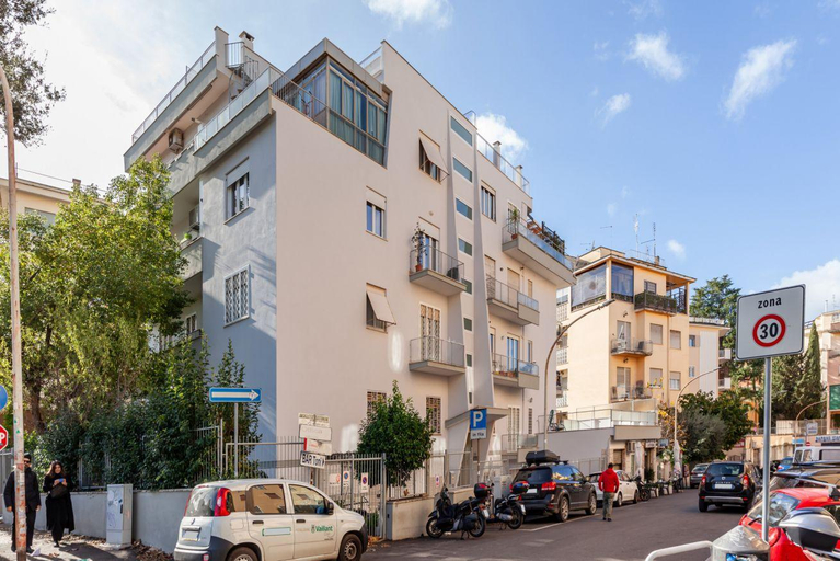 Others 3, Casa Giancarlo , Rome