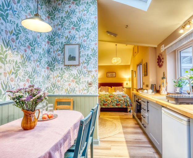 Others 4, The Bluebell, Bath and North East Somerset