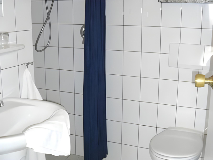 Bathroom 25