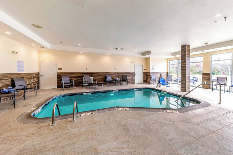 Sport & Beauty, Fairfield Inn & Suites by Marriott Gainesville I-35, Cooke