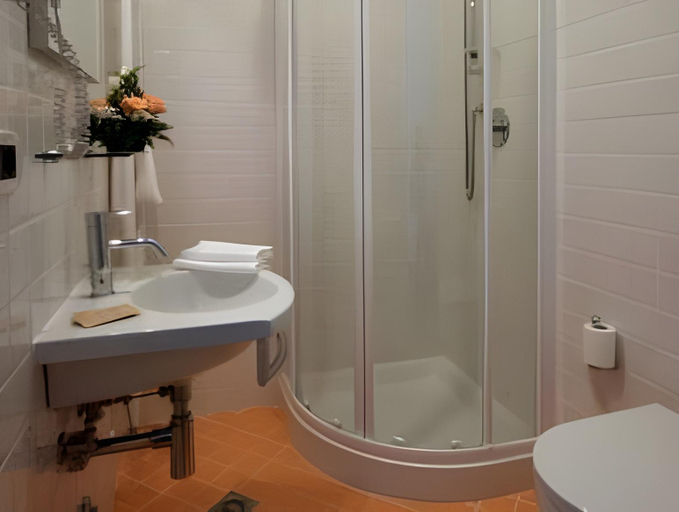 Bathroom 7