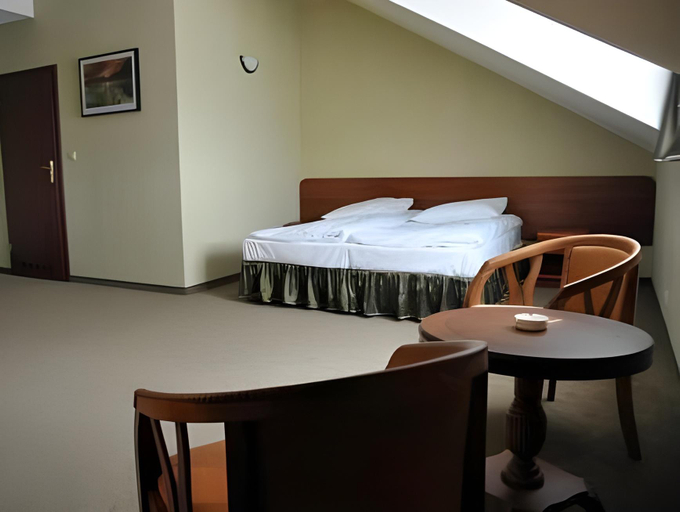 Bedroom 6