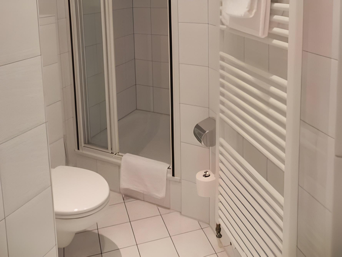 Bathroom 2