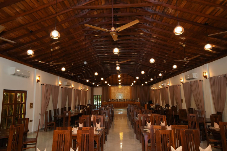 Food & Drinks 5, JKAB Park Hotel, Trincomalee Town and Gravets