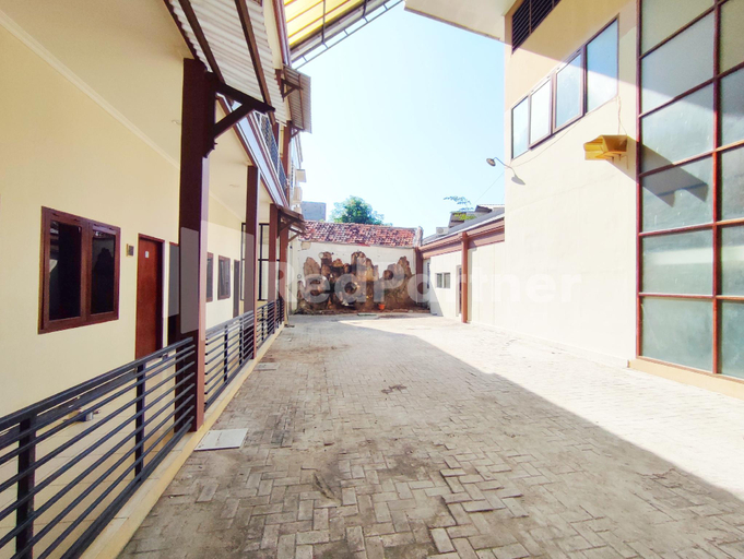 Exterior & Views 17