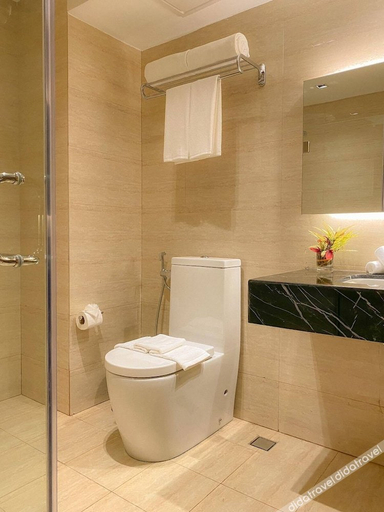 Bathroom 4, The Plaza Garden Hotel and Residences, Baguio City