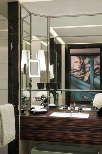 Bathroom 4, Prince de Galles, a Luxury Collection Hotel, Paris, Paris