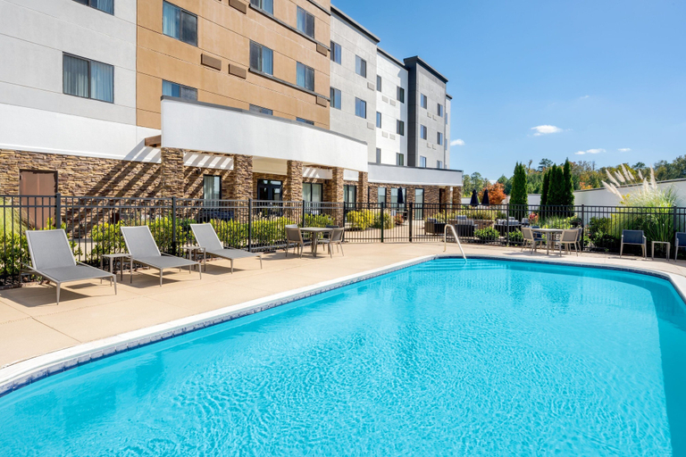 Sport & Beauty, Courtyard by Marriott Auburn, Lee