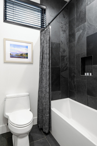 Bathroom 3, Horsefeathers Hotel, Hood River