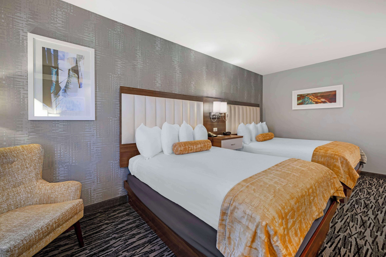 Bedroom 4, Best Western on the Avenue, Erie