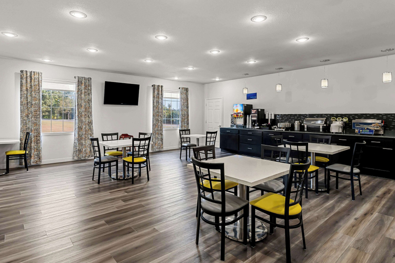 Food & Drinks 5, Best Western Sherwood Inn & Suites, Pulaski
