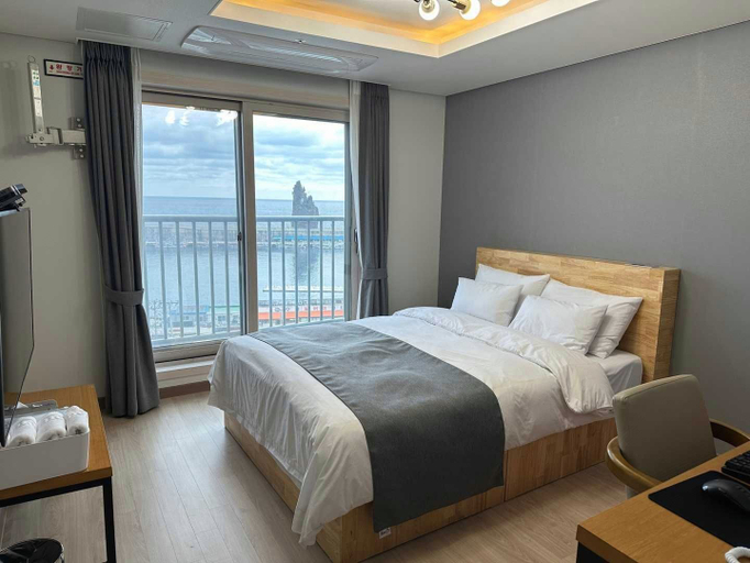 Bedroom, Ulleung With Ulleung, Ulleung
