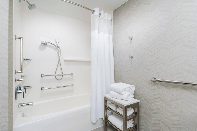 Bathroom 4, Courtyard by Marriott Orlando Downtown, Orange