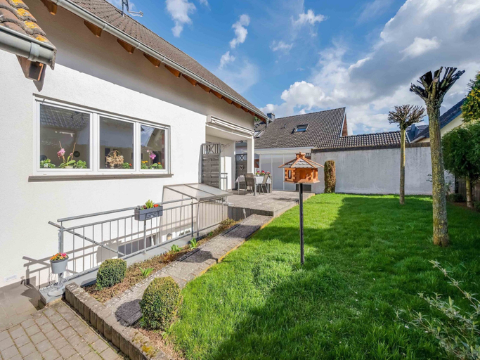 Garden 5, Holiday Home in the Eifel-mosel With Garden, Cochem-Zell