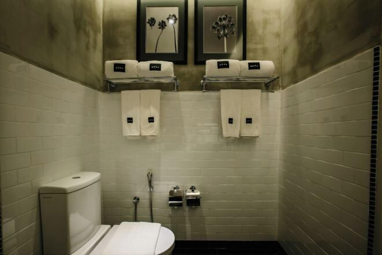 Bathroom 12