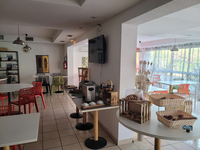 Food & Drinks 5, Kyriad Direct Arles, Bouches-du-Rhône