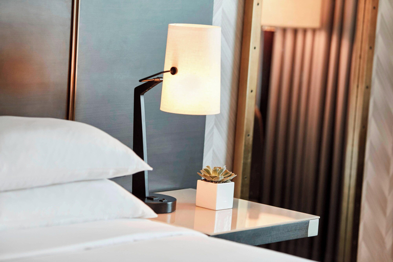Bedroom 5, Renaissance Los Angeles Airport Hotel, Los Angeles