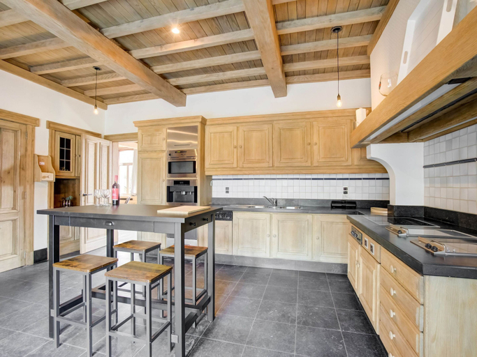 Private kitchen 4, Beautiful Holiday Home in Merksplas With Garden, Antwerpen