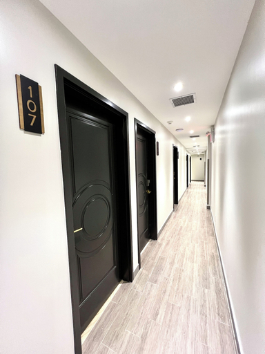 Others 4, Toronto Rooms and Suites, Toronto
