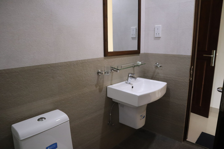 Bathroom 4, Kandy Rivers Edge Nature Resort, K.F.G. & G. Korale